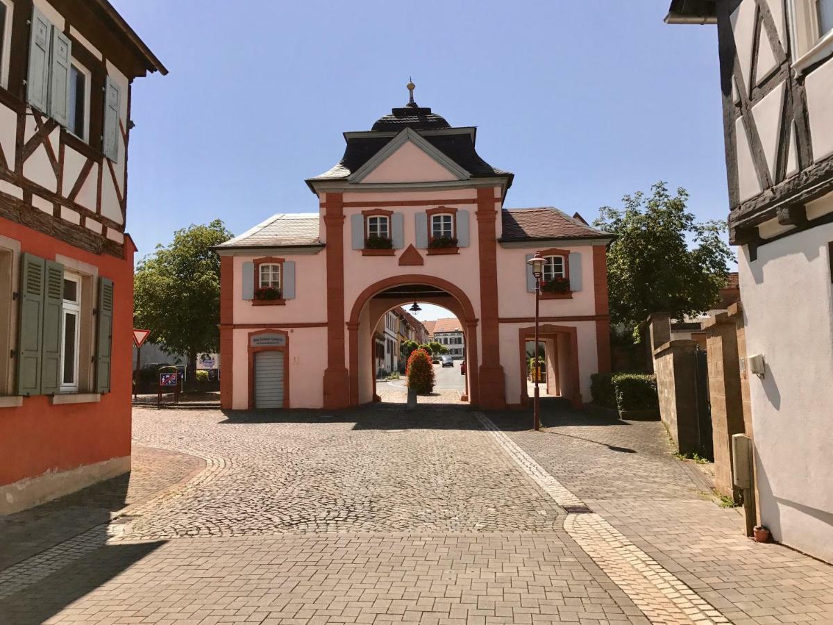 Villa Kerzenheimer Tor Gollheim Exterior foto